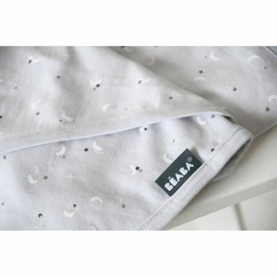 Manta para Bebé Béaba Moon & Stars Gris - Imagen 6