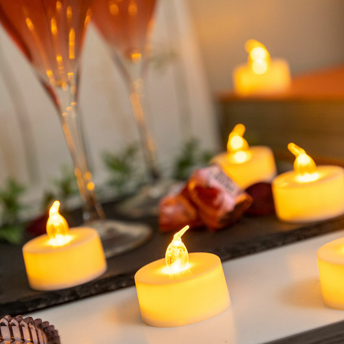 Set de Velas de Té LED Romandle InnovaGoods 12 Unidades - Imagen 3