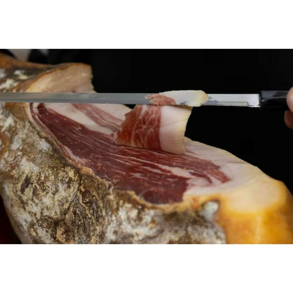 Jamón de Cebo Linaje Negro 8 kg Botella de vino 750 ml x 3 Monte Real - Imagen 3